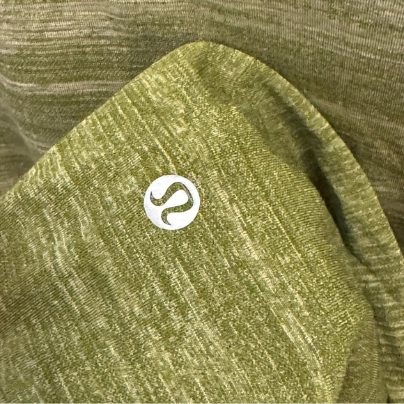 lululemon athletica men’s Green Short Sleeve Tee - Picture 3 of 3